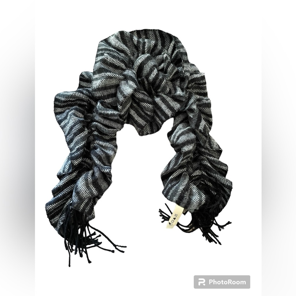Women’s Jessica Black Grey print acrylic scarf